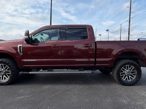 Used 2017 Ford F250 Lariat w/ Lariat Value Package AWD/4WD image 3