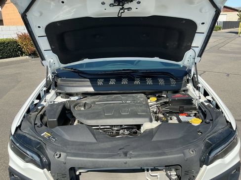 Used 2020 Jeep Cherokee Trailhawk AWD/4WD image 34