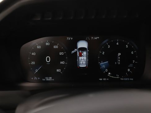 Used 2016 Volvo XC90 T6 Momentum w/ Momentum Plus Package image 31