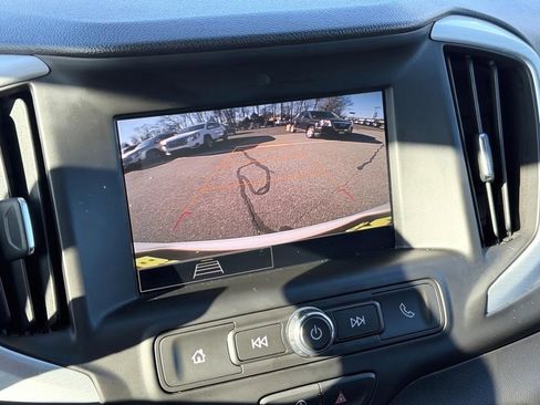 Used 2024 GMC Terrain SLE image 16