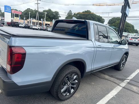 Used 2025 Honda Ridgeline Sport image 4