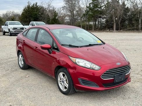 Used 2017 Ford Fiesta SE image 6