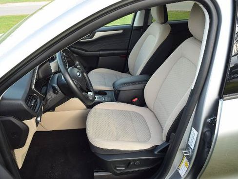 Certified 2022 Ford Escape SE w/ Convenience Package FWD image 10