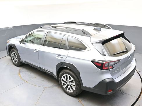 Certified 2025 Subaru Outback Premium AWD/4WD image 38