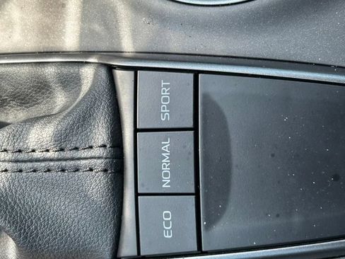 Used 2023 Toyota Camry SE FWD image 25