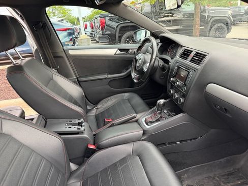 Used 2013 Volkswagen Jetta GLI FWD image 35