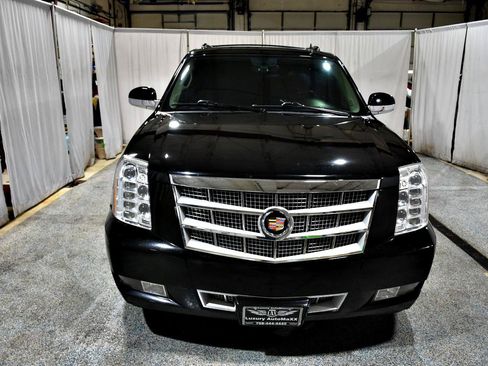 Used 2013 Cadillac Escalade ESV Platinum AWD/4WD image 27