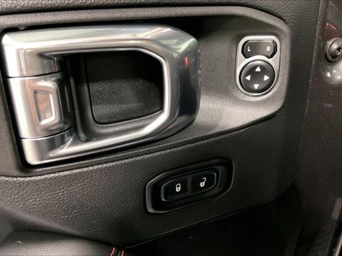 Used 2025 Jeep Gladiator Rubicon AWD/4WD image 40