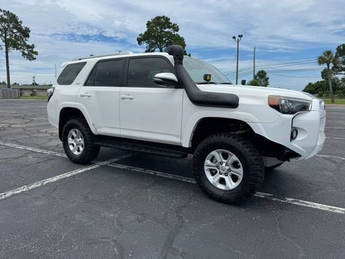 Used 2016 Toyota 4Runner SR5 Premium RWD image 5