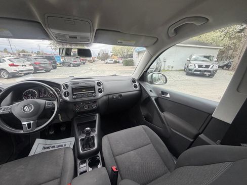 Used 2013 Volkswagen Tiguan S image 23