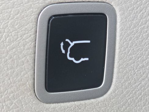 Used 2020 Chrysler Pacifica Limited FWD image 24