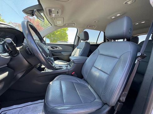 Used 2021 Chevrolet Traverse LT w/ LPO, Floor Liner Package FWD image 16