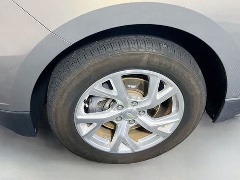Used 2018 Chevrolet Equinox LT FWD image 13