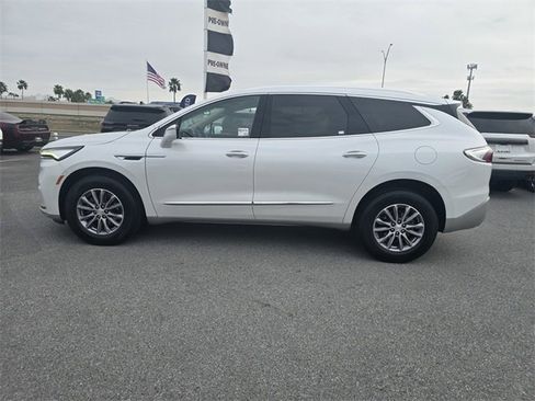 Used 2022 Buick Enclave Essence image 8