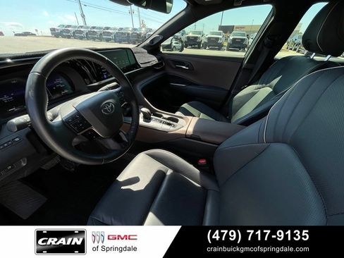 Used 2023 Toyota Crown AWD/4WD image 9