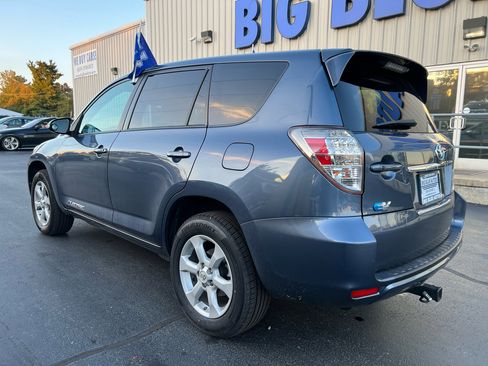 Used 2014 Toyota RAV4 EV image 3
