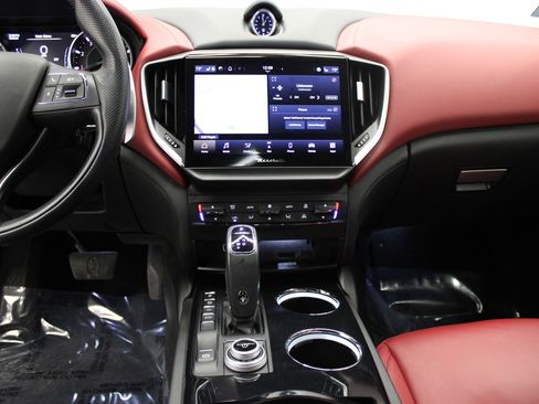 Used 2022 Maserati Ghibli Modena Q4 image 24