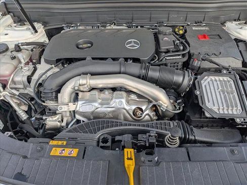 Used 2025 Mercedes-Benz GLB 250 image 15