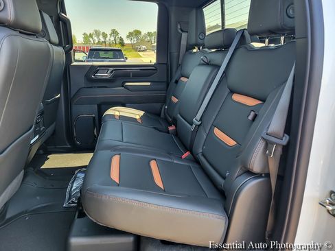 New 2026 GMC Sierra 2500 AT4 w/ AT4 Premium Plus Package AWD/4WD image 11