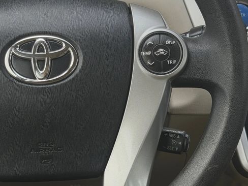 Used 2014 Toyota Prius V Three FWD image 31