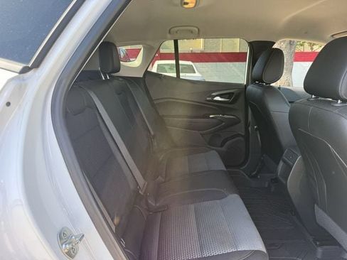 Used 2024 Chevrolet Trax LT w/ Driver Confidence Package FWD image 31