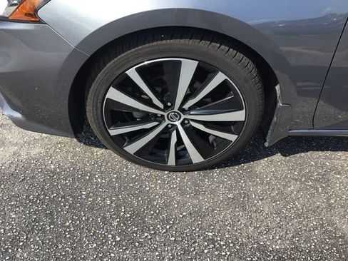 Used 2020 Nissan Altima 2.5 SR FWD image 17