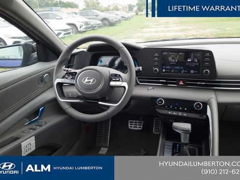 New 2025 Hyundai Elantra SEL FWD image 19