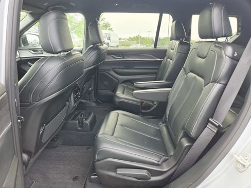 Used 2024 Jeep Grand Cherokee L Limited w/ Black Appearance Package image 13