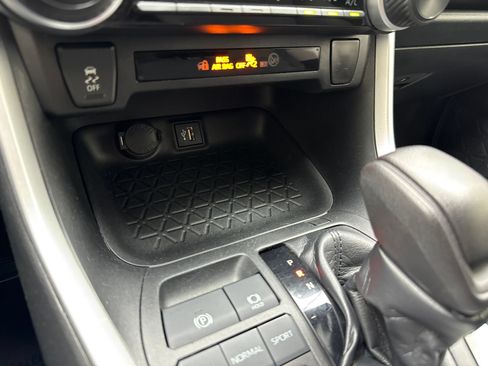 Used 2023 Toyota RAV4 LE FWD image 28