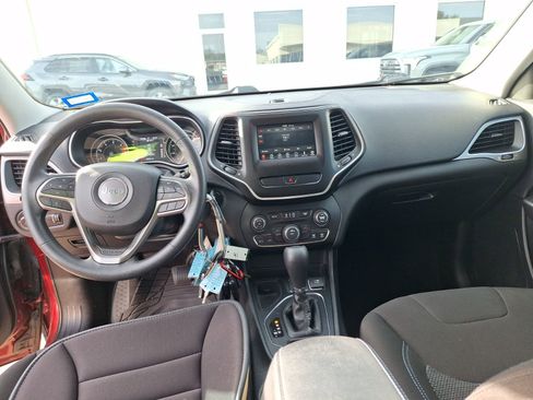 Used 2019 Jeep Cherokee Latitude w/ Popular Appearance Group image 19