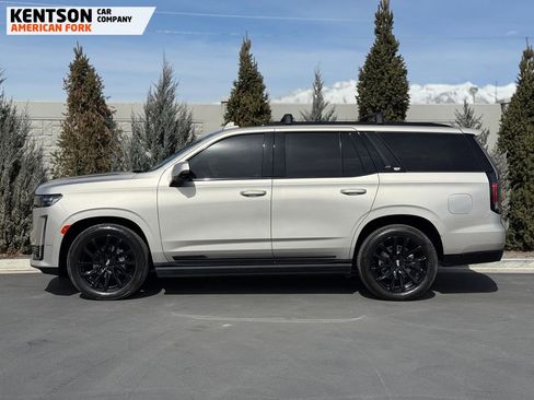 Used 2024 Cadillac Escalade Sport Platinum w/ LPO, ONYX Package image 4