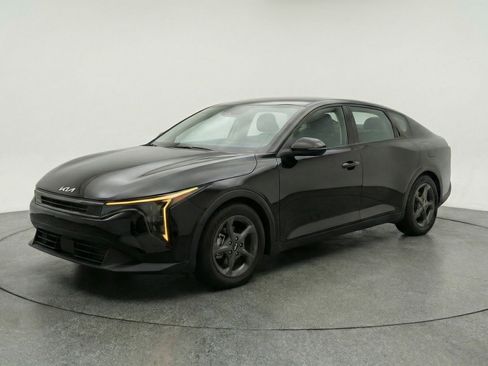 Used 2025 Kia K4 FWD image 3