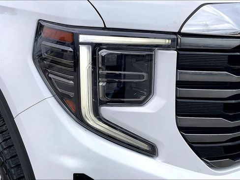 Used 2023 GMC Sierra 1500 AT4 w/ AT4 Preferred Package AWD/4WD image 33