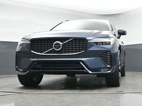 Used 2023 Volvo XC60 B5 Ultimate w/ Protection Package Premier image 37