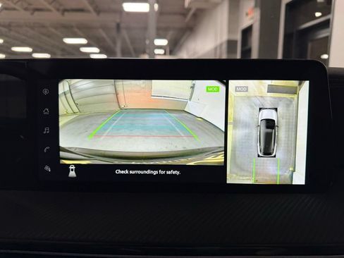 Used 2025 Nissan Kicks SR w/ SR Premium Package AWD/4WD image 13
