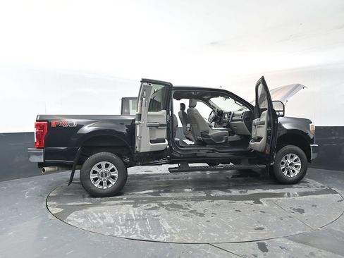 Used 2019 Ford F350 XLT w/ XLT Premium Package image 30