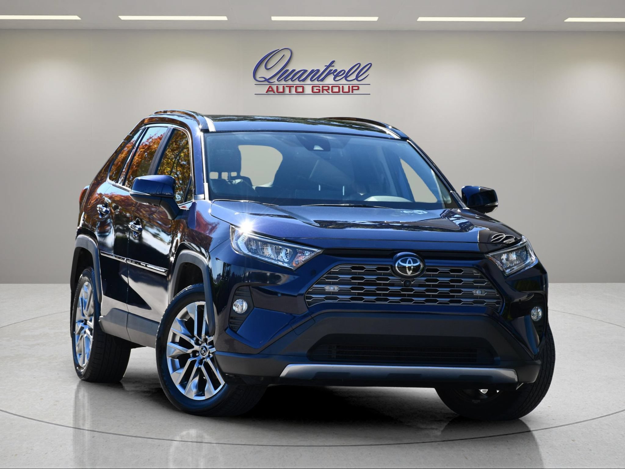 Used 2019 Toyota RAV4 Limited w/ Advanced Technology Package FWD image 1