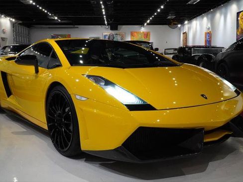 Used 2004 Lamborghini Gallardo AWD/4WD image 2