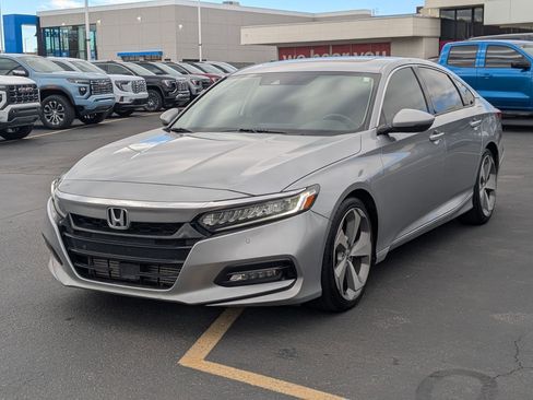 Used 2019 Honda Accord Touring image 8