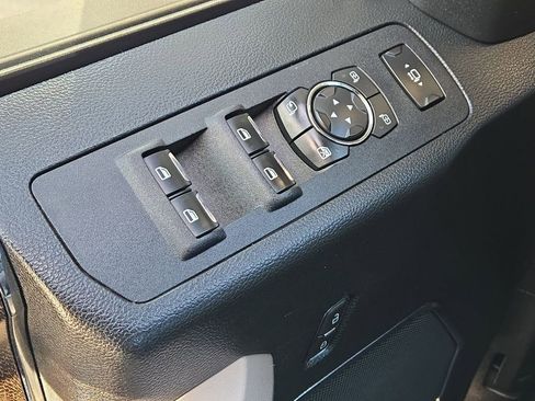 Used 2019 Ford F250 Lariat w/ Chrome Package image 16