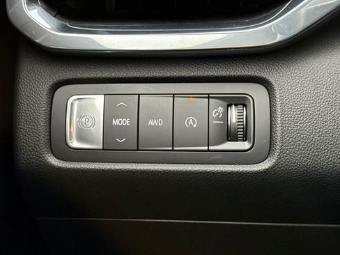 New 2026 GMC Acadia Denali w/ Super Cruise Package image 33