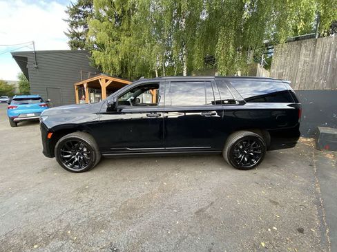 Certified 2024 Cadillac Escalade ESV Sport Platinum w/ LPO, ONYX Package AWD/4WD image 3