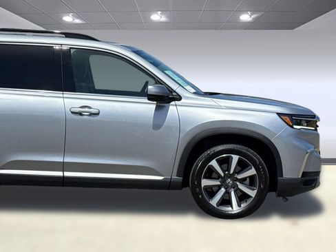 Certified 2025 Honda Pilot Touring image 35