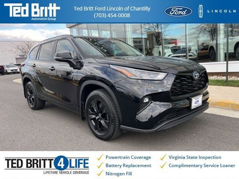 Used 2024 Toyota Highlander XLE image 1