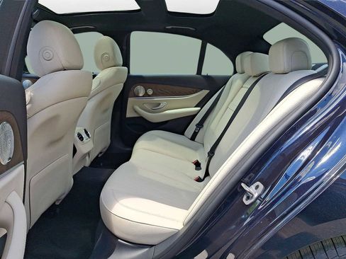 Used 2023 Mercedes-Benz E 350 4MATIC Sedan image 26