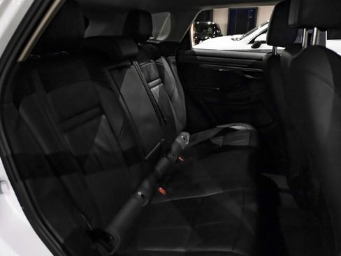 Used 2021 Land Rover Range Rover Evoque S image 34