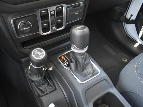 New 2025 Jeep Gladiator Sport image 21