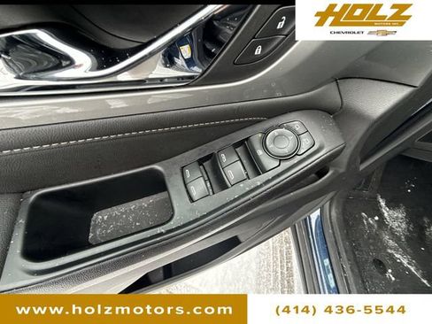 Certified 2023 Chevrolet Traverse LT image 24