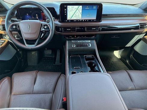 New 2025 Lincoln Aviator Reserve w/ Luxury Package image 11