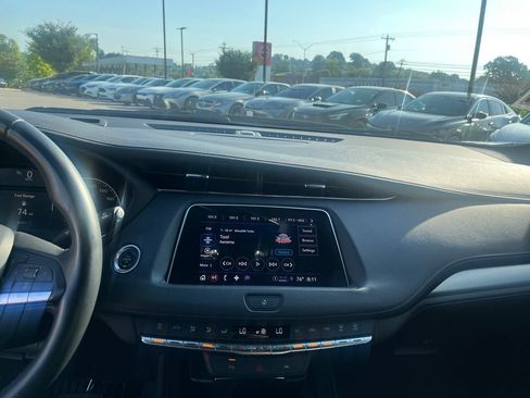 Used 2023 Cadillac XT4 Premium Luxury FWD image 15